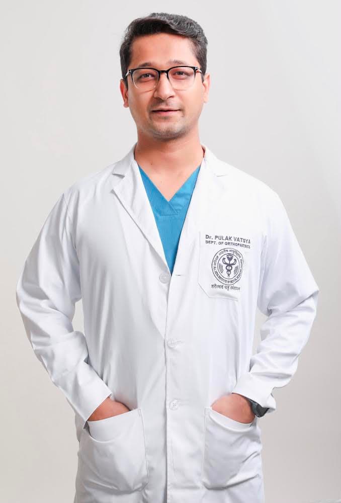Dr. Pulak Vatsya - Senior Orthopaedic Knee Specialist